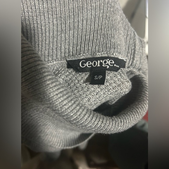 George Gray Turtleneck - Picture 3 of 3